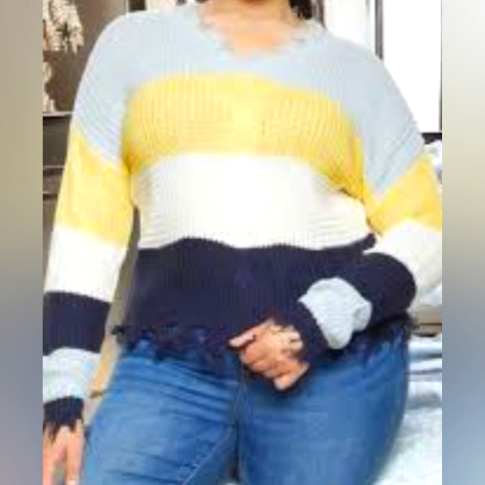 Full Circle Trends Colorblock Chewed Sweater size M.     21-009